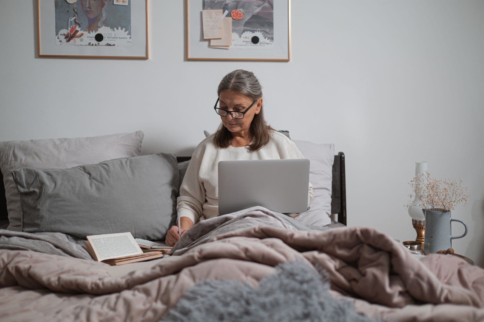 University of Reading recruits volunteers for menopause symptom cluster study