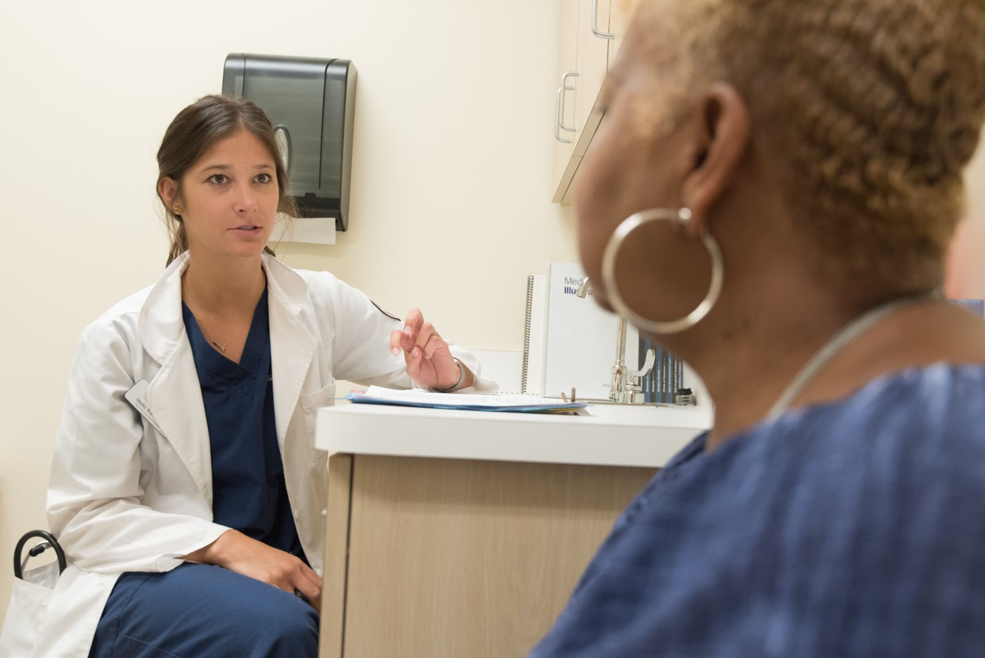 MedicalXpress explains perimenopause symptoms and changing HRT guidance